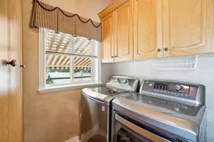 798 E Spruce Tree Ln, Sandy, UT 84094 - Photo 31