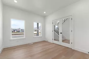 2237 E Parkside Cir S, South Ogden, UT 84403 - Photo 5