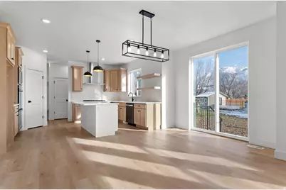 2237 E Parkside Cir S, South Ogden, UT 84403 - Photo 7