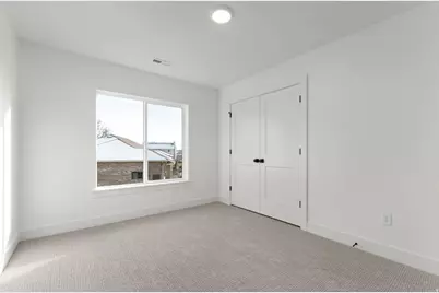 2237 E Parkside Cir S, South Ogden, UT 84403 - Photo 17