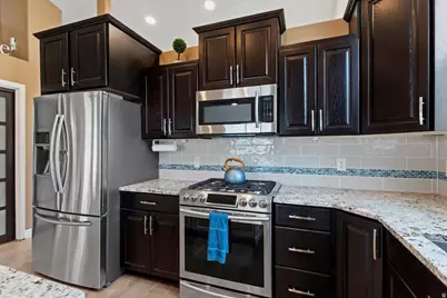 438 W 1050 N, Centerville, UT 84014 - Photo 9