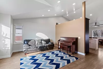 438 W 1050 N, Centerville, UT 84014 - Photo 3