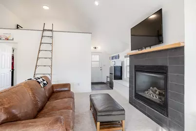 1090 E South Weber Dr, South Weber, UT 84405 - Photo 33