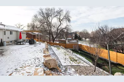 1090 E South Weber Dr, South Weber, UT 84405 - Photo 37