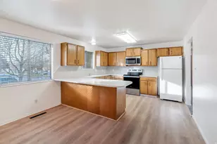 16 E 925 N, Orem, UT 84057 - Photo 7