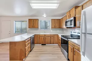 16 E 925 N, Orem, UT 84057 - Photo 5