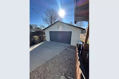 131 W 400 S, Vernal, UT 84078 - Photo 5