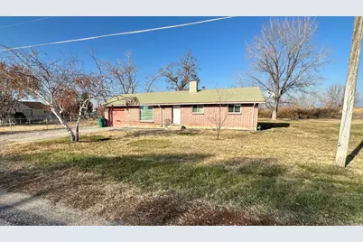 7396 W 5500 S, Hooper, UT 84315 - Photo 17