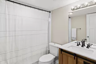 5189 S Espadrille Dr, Taylorsville, UT 84129 - Photo 13