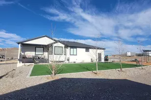 114 E 500 N, Moroni, UT 84646 - Photo 3