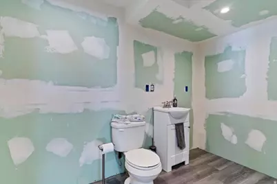 2544 W 1675 N, Clinton, UT 84015 - Photo 23