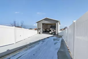 3926 S Panorama Dr, Saratoga Springs, UT 84045 - Photo 49