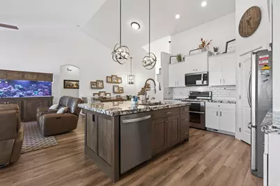 3926 S Panorama Dr, Saratoga Springs, UT 84045 - Photo 15