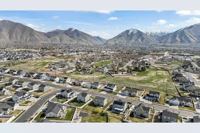 442 S Doubleday St, Mapleton, UT 84664 - Photo 3