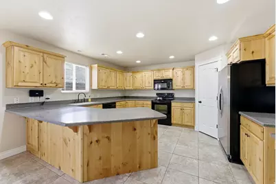 2303 Garden Ln, Layton, UT 84041 - Photo 15