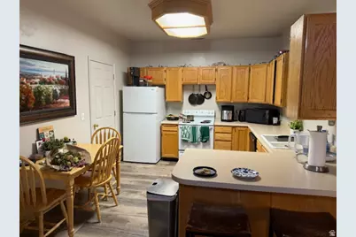 532 N Seven Peaks Blvd #302, Provo, UT 84606 - Photo 5