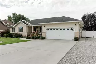 562 Aspen Cir, Preston, ID 83263 - Photo 5