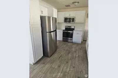 956 E Sego Lily Dr, Sandy, UT 84094 - Photo 5