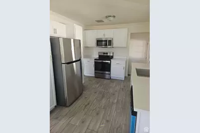 956 E Sego Lily Dr, Sandy, UT 84094 - Photo 3