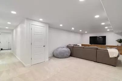 1023 W Molly Pitcher Cir, Bluffdale, UT 84065 - Photo 27