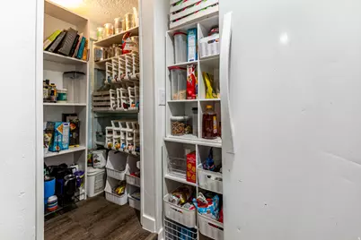 610 E Pages Ln, Centerville, UT 84014 - Photo 17