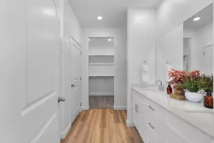 1919 S Queens Garden Dr, Washington, UT 84780 - Photo 23