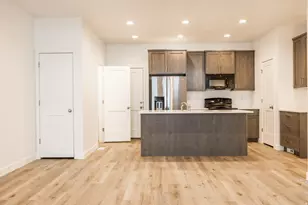 520 S Orch Dr, Bountiful, UT 84010 - Photo 5