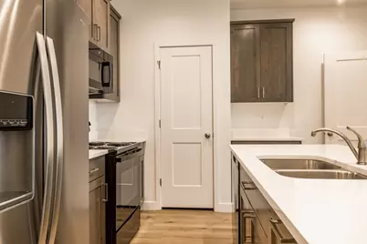 520 S Orchard Dr #17, Bountiful, UT 84010 - Photo 9