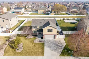 475 Wellington Dr, Kaysville, UT 84037 - Photo 3