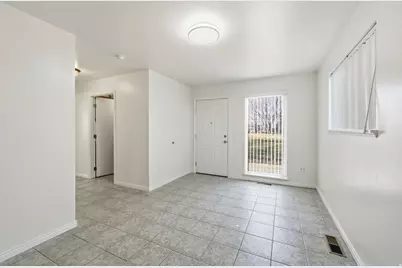 1076 S Glendale Cir, Salt Lake City, UT 84104 - Photo 13