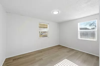 1076 S Glendale Cir, Salt Lake City, UT 84104 - Photo 17