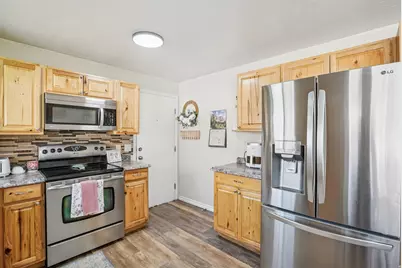 9571 S David St E, Sandy, UT 84070 - Photo 9