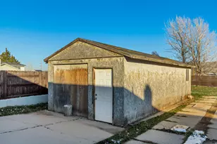 1612 E Cyn Dr, South Weber, UT 84405 - Photo 37