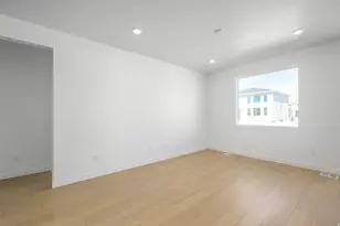 2035 E Swallow Dr, Eagle Mountain, UT 84005 - Photo 9