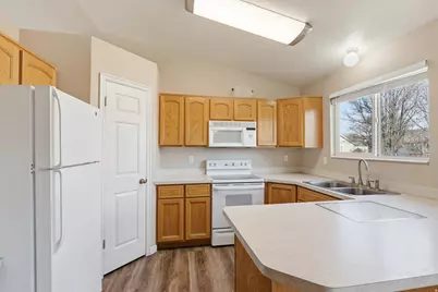 1932 N 810 W, Clinton, UT 84015 - Photo 15