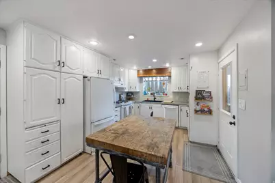 489 S 900 St E, Orem, UT 84097 - Photo 7