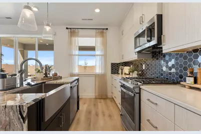 528 W Green Dr, Saint George, UT 84790 - Photo 9