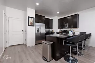 1006 W Sapphire Peak Dr, Bluffdale, UT 84065 - Photo 5