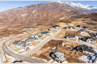 2568 E Canyon Edge Dr, Draper, UT 84020 - Photo 9