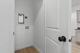 1538 E Livi Ln Ln, Saratoga Springs, UT 84043 - Photo 35