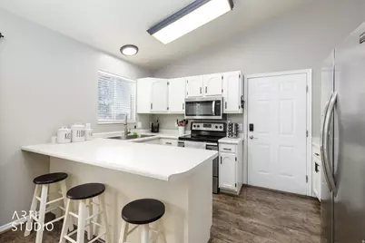 593 W 950 N, Clinton, UT 84015 - Photo 7