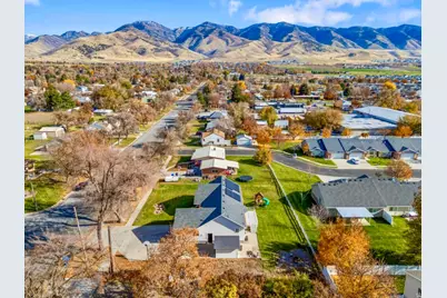 98 W 400 S, Smithfield, UT 84335 - Photo 27