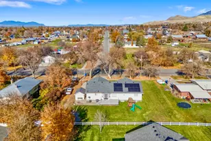 98 W 400 S, Smithfield, UT 84335 - Photo 25