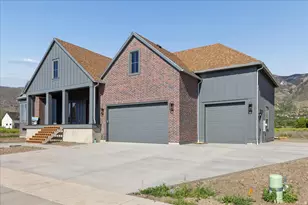 587 S Daniel Dr, Farmington, UT 84025 - Photo 3