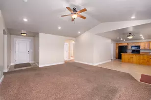 167 E 600 N, Roosevelt, UT 84066 - Photo 7