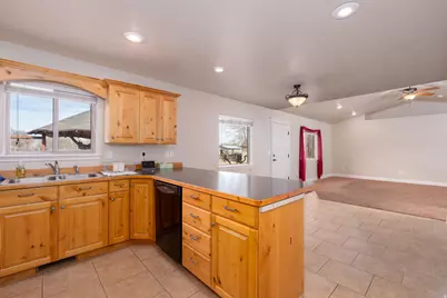 167 E 600 N, Roosevelt, UT 84066 - Photo 11