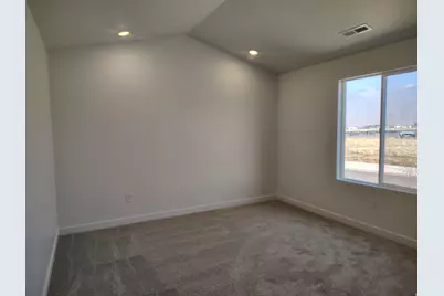 2042 N Essie Dr, Tooele, UT 84074 - Photo 9