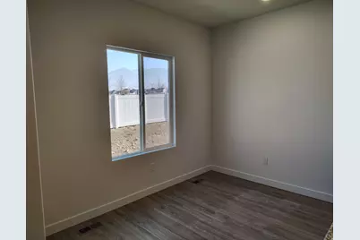 2042 N Essie Dr, Tooele, UT 84074 - Photo 7
