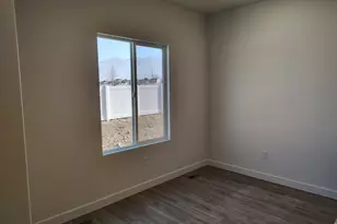 2042 N Essie Dr, Tooele, UT 84074 - Photo 7