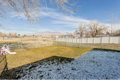 453 E 400 N, Tooele, UT 84074 - Photo 21